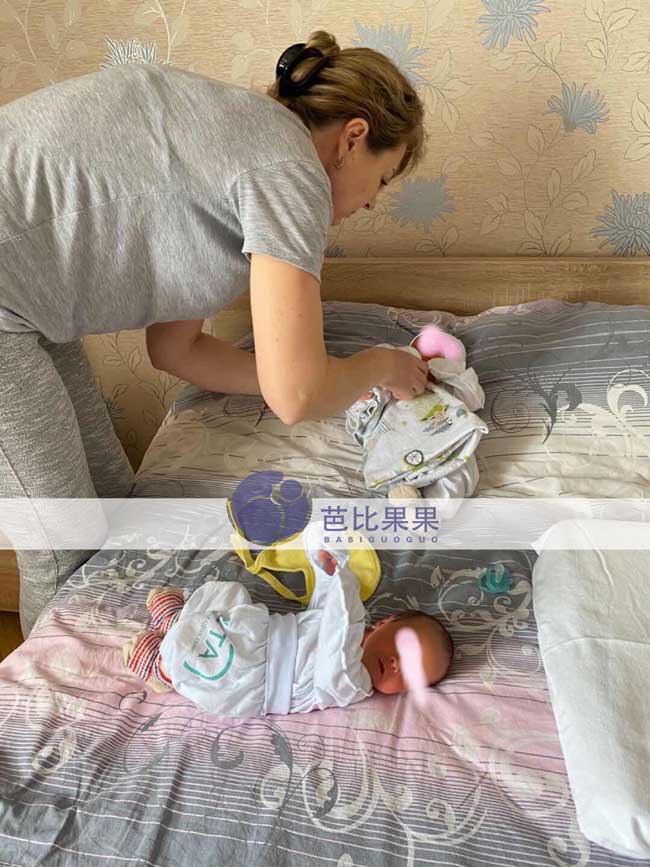 保姆照顾滞留在乌克兰的婴儿